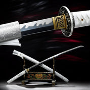 Découvrez la pureté et l’équilibre de ce chef-d’œuvre du katana blanc