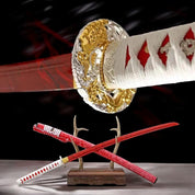 Découvrez l’esprit de puissance avec ce katana à lame rouge forgé dans une élégance ardente