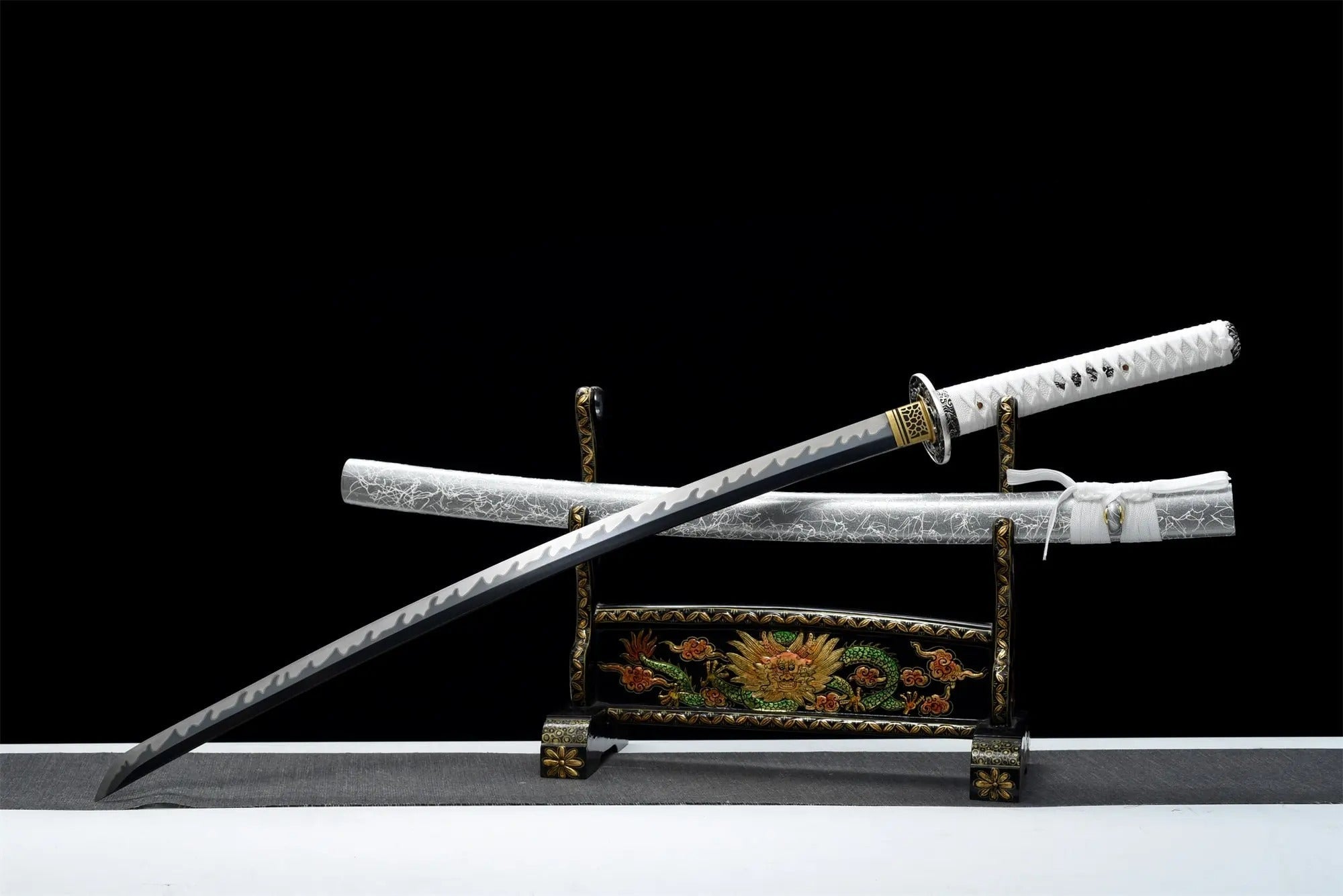 Katana Blanc Henika - 白い剣