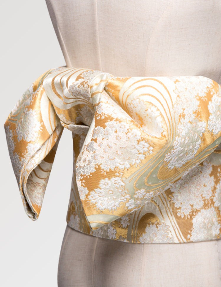 Sublime ceinture obi dorée indissociable de votre kimono japonais