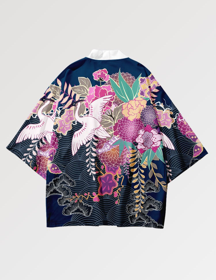 haori japonais pour femme orné de fleurs et de grues représente le calme et la sagesse