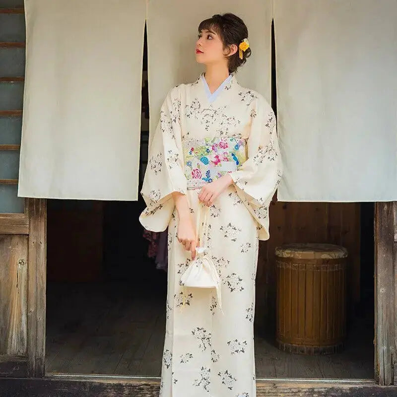 Kimono Japonais Femme Blanc 'Akiko'