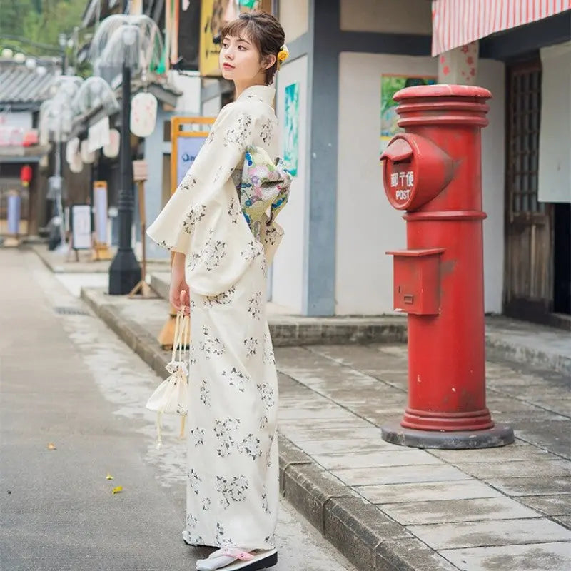 Kimono Japonais Femme Blanc 'Akiko'