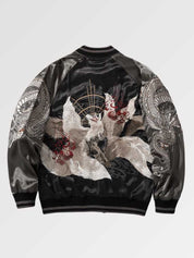 Le style des traditions est très présent en Europe, la veste japonaise sukajan au look streetwear est un incontournable de la mode