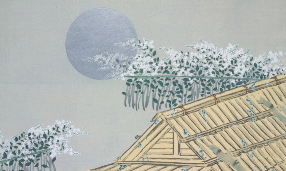 Tsukuyomi, dieu shinto de la lune au Japon : pâle disque lunaire dans la nuit, frère d'Amaterasu et de Susanoo, souverain divin de la nuit