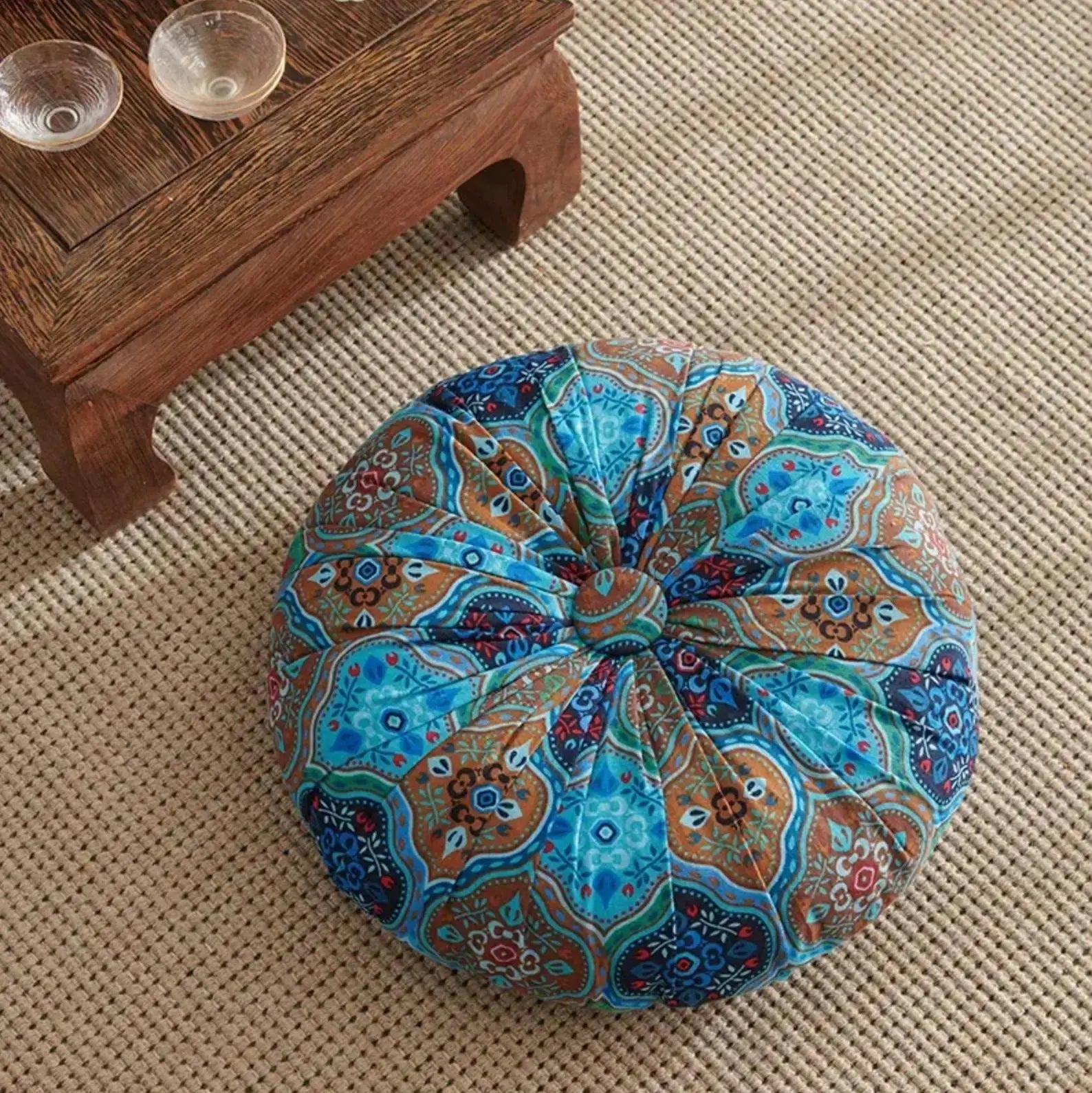 Coussin Komori zabuton rond bombé ferme pour méditation en 4 couleurs navy rouge bleu jaune — vue alternative — Japanstreet