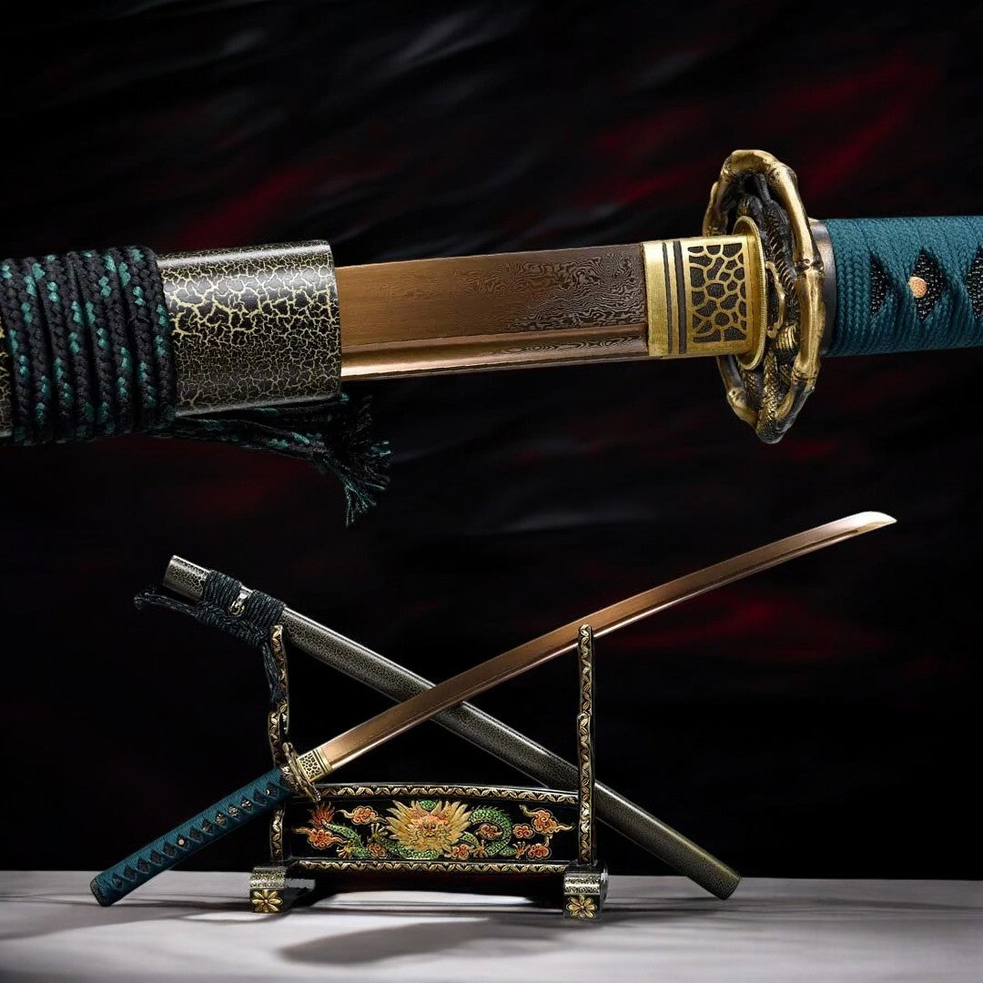 Avec le Katana Harugasumi, l’élégance rencontre le renouveau du printemps dans une lame de sérénité dorée