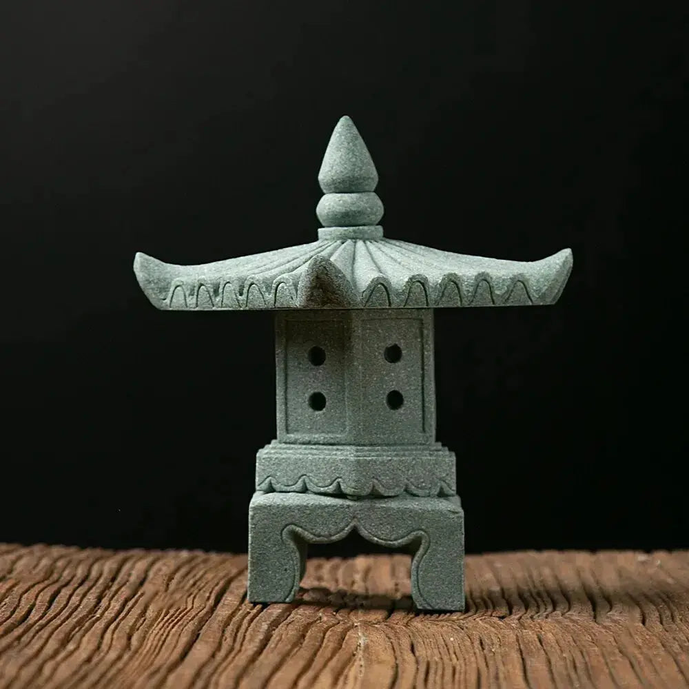 Tōrō style Noda en pierre verte à toit largement évasé — vue de face — Japanstreet
