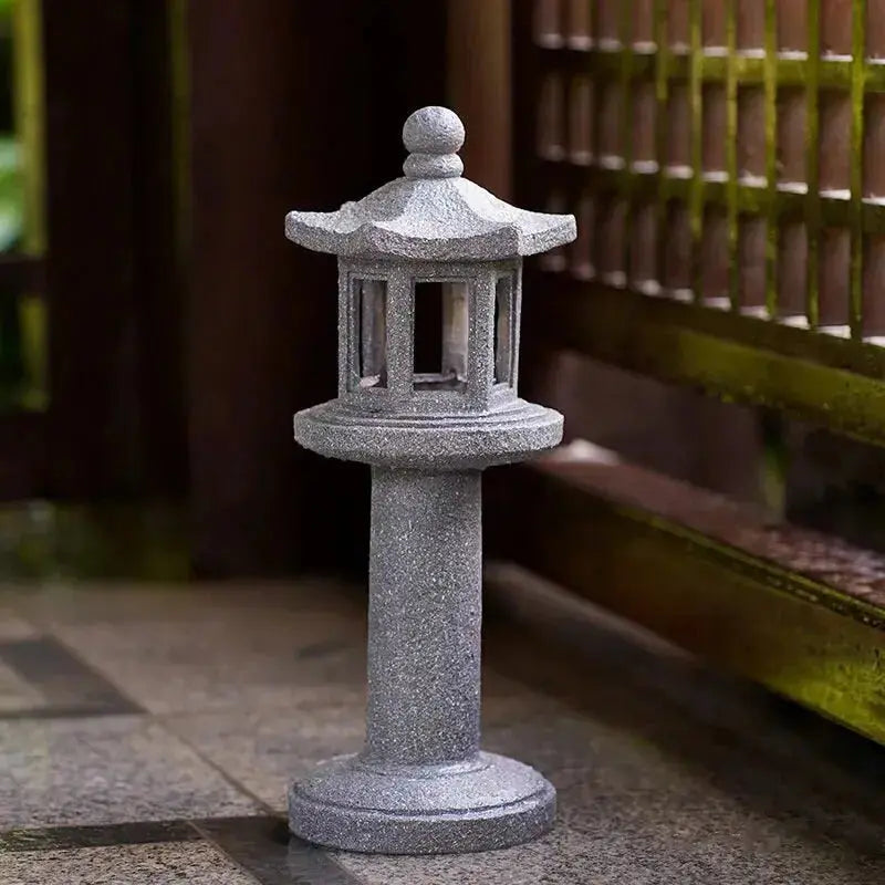 Grande lanterne tōrō Asashi format colonne en imitation pierre — vue de face — Japanstreet