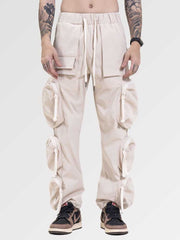 Portez dès maintenant notre Pantalon Cargo Beige pour un look streetwear !