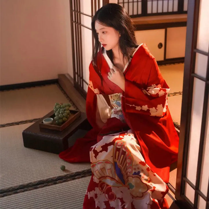 Magnifique robe japonaise rouge à l'effet vintage