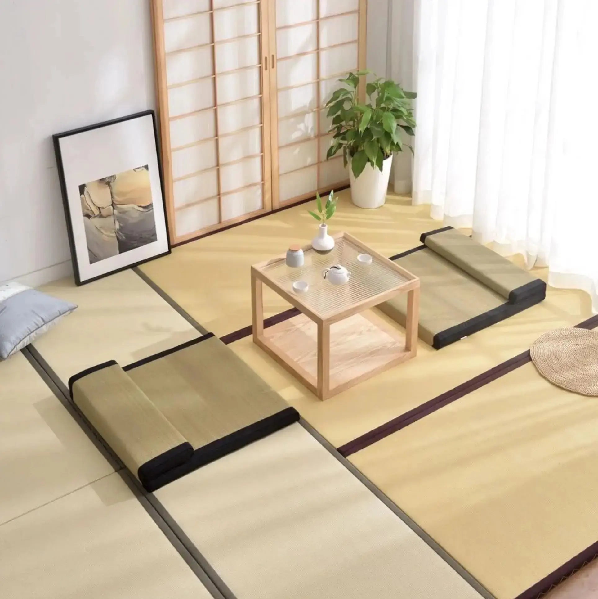 Zabuton Ebina tatami carré en paille de blé tressée rectiligne environ 45x45 cm — vue en situation d'usage — Japanstreet