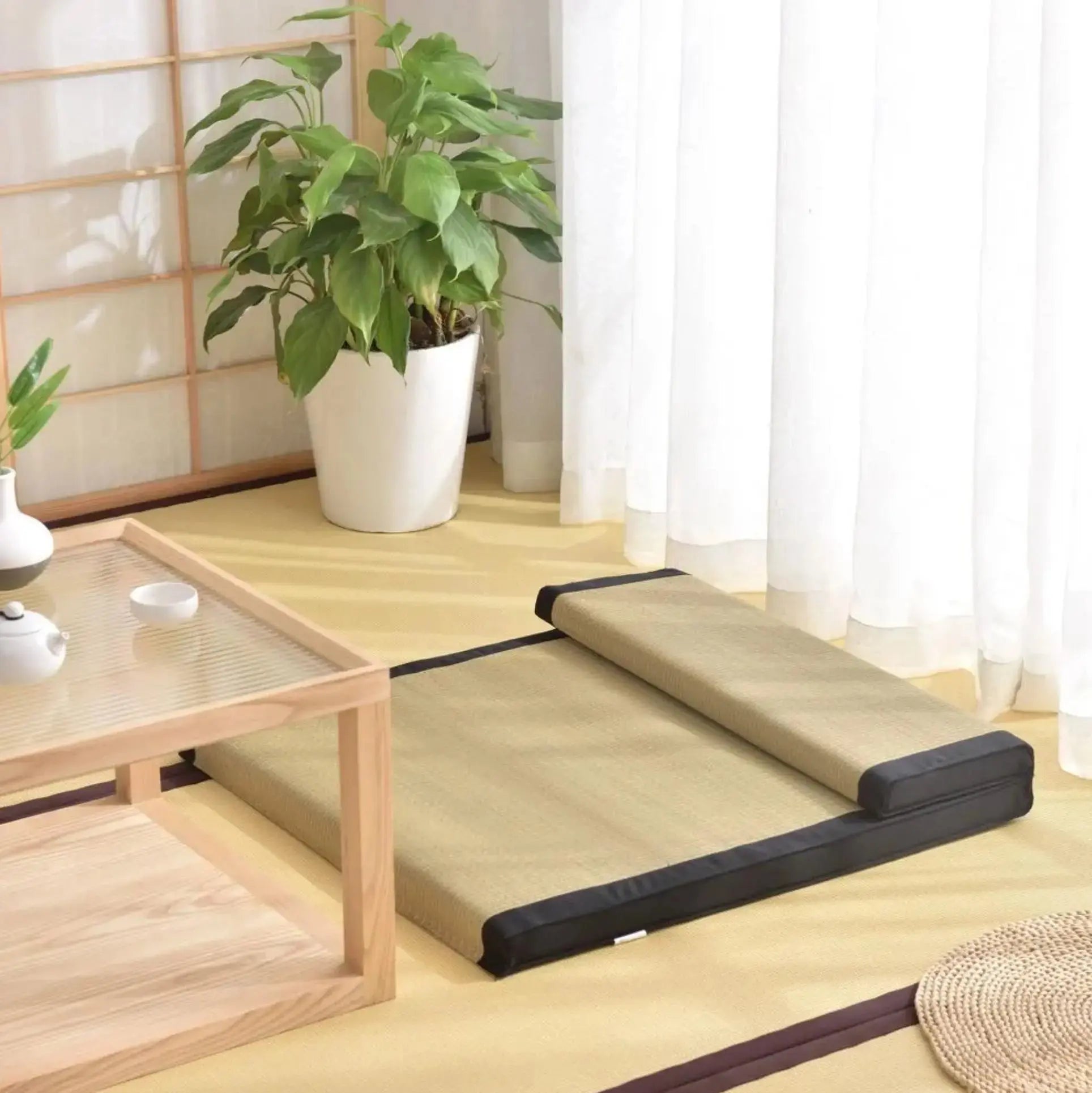 Zabuton Ebina tatami carré en paille de blé tressée rectiligne environ 45x45 cm — vue principale du produit — Japanstreet