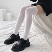 Chaussettes Japonaises 'Kurotsu' — bas hauts japonais opaques uniforme JK vue détail