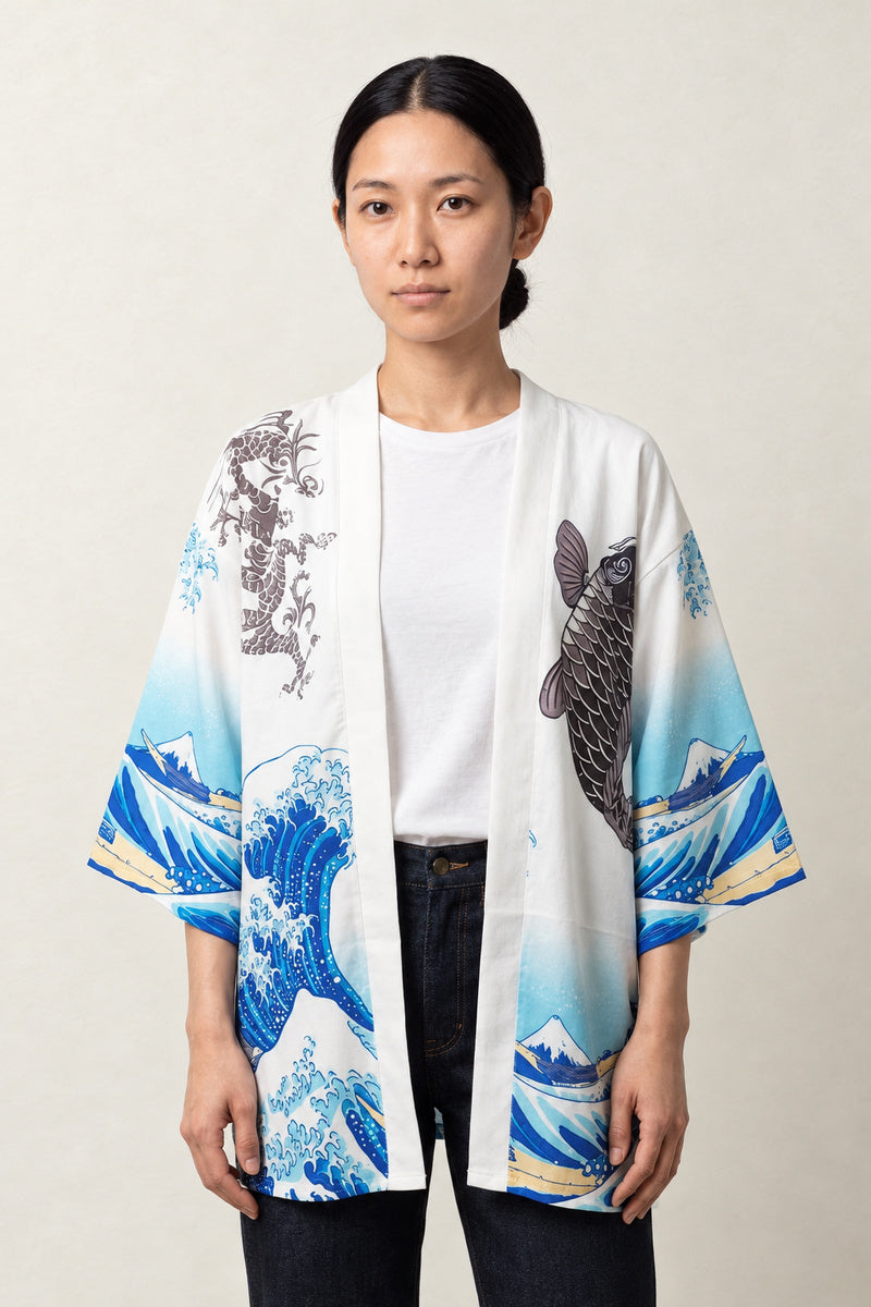 Blouse Kimono Femme 'Kanagawa' — Blanc, vue de face portée par le modèle femme sur fond studio ivoire — Japanstreet