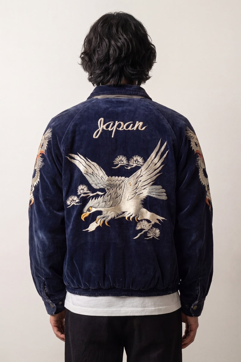 Bomber en suédine bleu profond brodé d'un dragon japonais