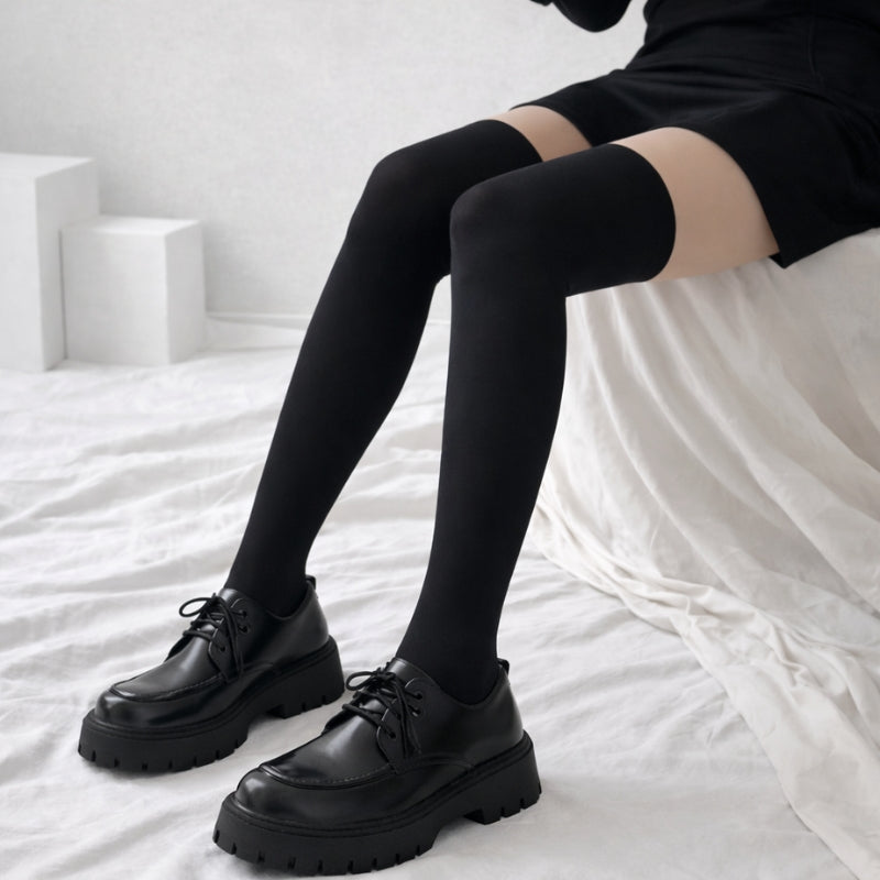 Chaussettes Japonaises 'Kurotsu' — chaussettes hautes japonaises noires overknee