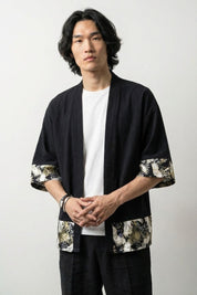 Chemise style kimono homme Arata noire manches courtes empiècements motif chrysanthème floral or sur marine streetwear japonais Japanstreet