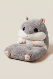 Coussin japonais 'Hamusuta' pelage gris et ventre blanc — fauteuil de sol enfant en peluche en forme de hamster, dossier tête et assise pattes
