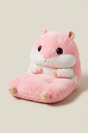 Coussin japonais 'Hamusuta' pelage rose pâle et ventre blanc — fauteuil de sol enfant en peluche en forme de hamster, dossier tête et assise pattes