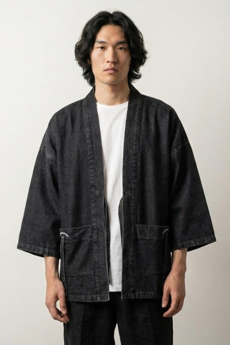 Denim kimono jacket Kazuko homme denim noir foncé coton délavé coupe haori manches trois-quarts poches plaquées style streetwear japonais Japanstreet