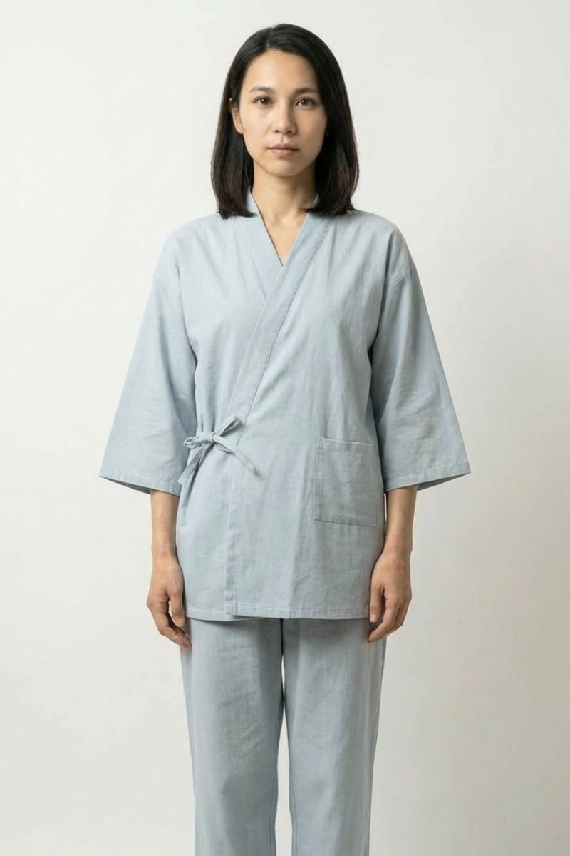 Ensemble pyjama japonais bleu ciel Mizuiro coton coupe samue cache-cœur col V manches trois-quarts pantalon droit Japanstreet