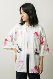 Geisha cardigan Sakura x Geiko blanc haori motif geisha sakura fleurs cerisier rouge manches trois-quarts streetwear japonais Japanstreet