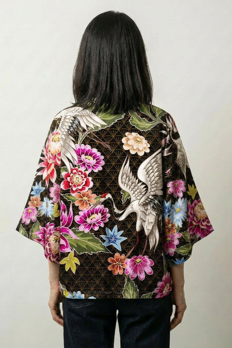 Haori femme japonais Sakaide vue de dos motifs floraux multicolores Japanstreet