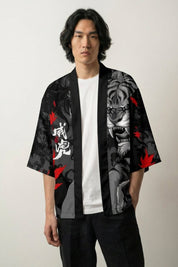 Haori Japan Taiga, vue dos : tigre orange rugissant parmi des feuilles d'érable rouge et kanji, veste kimono japonaise - Japanstreet