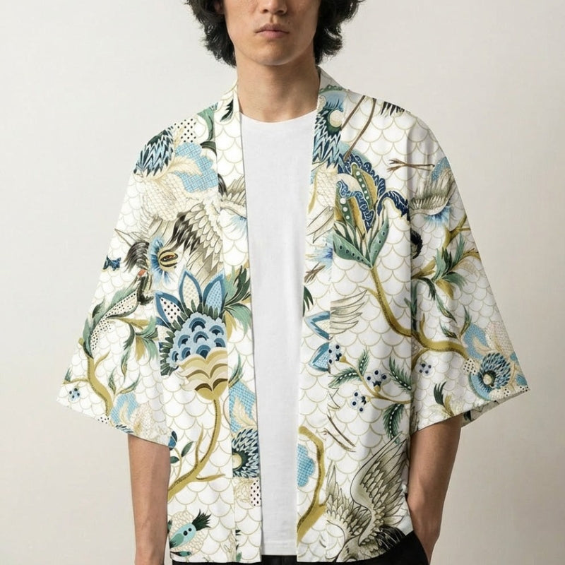 Haori vintage Ishioka clair, vue dos : motifs floraux et grues aux couleurs adoucies, veste kimono japonaise - Japanstreet