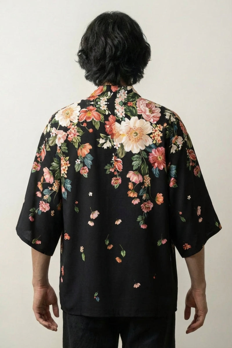 Haori yukata Floral Édition vue de dos motif floral pivoines et sakura sur tissu noir Japanstreet