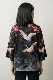 Haut style kimono femme Harumi vue dos haori noir grues tsuru sakura streetwear japonais Japanstreet