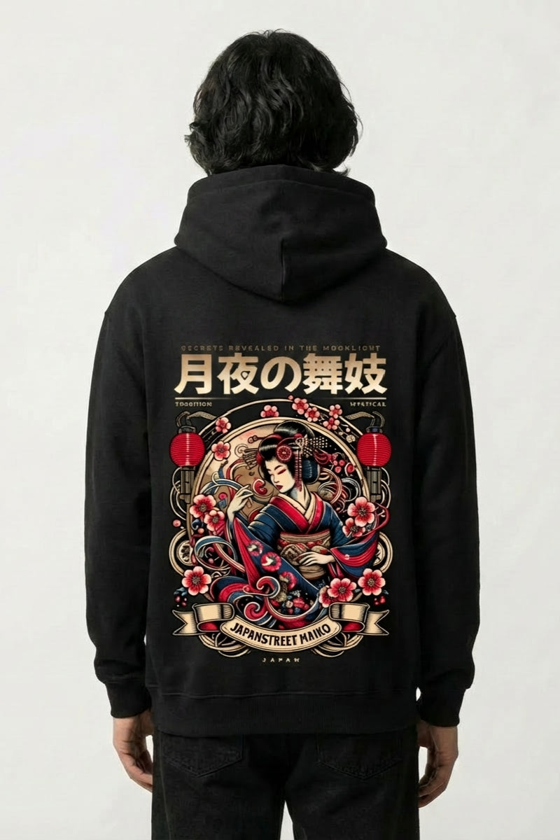 Hoodie geisha noir, vue dos : geisha entourée de pivoines, style streetwear japonais - Japanstreet