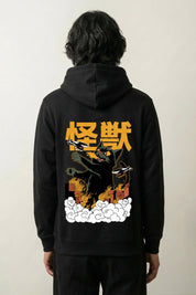 Hoodie kanji noir, vue dos : kaijū monstre géant surgissant des nuages avec lettrage, style streetwear japonais - Japanstreet