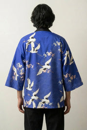 Japonais kimono homme Édition Kaïto vue dos motif grues tsuru blanches bleu cobalt seigaiha coton manches trois-quarts streetwear japonais Japanstreet