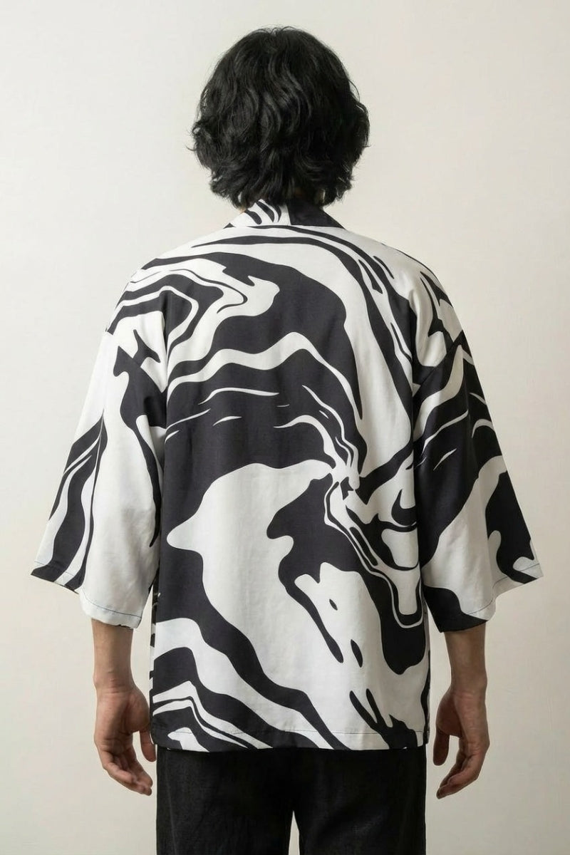 Kimono blanc et noir Édition Kaïto vue dos motif marbre fluide tourbillons sumi-e coton manches trois-quarts streetwear japonais Japanstreet