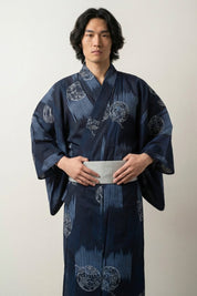 Kimono coton homme Tatewaku bleu marine motif tatewaku vapeur montante rayures verticales ikat kamon médaillons coton obi gris manches larges style streetwear japonais Japanstreet