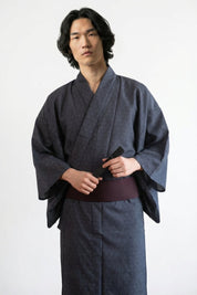 Kimono minimaliste homme Mujiiro indigo bleu gris uni sans motif tissage chiné ma esthétique coton obi bordeaux manches larges style streetwear japonais Japanstreet
