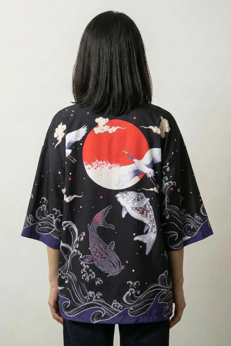 Kimono veste pour femme Miyuki noire vue dos haori koï soleil rouge streetwear japonais Japanstreet