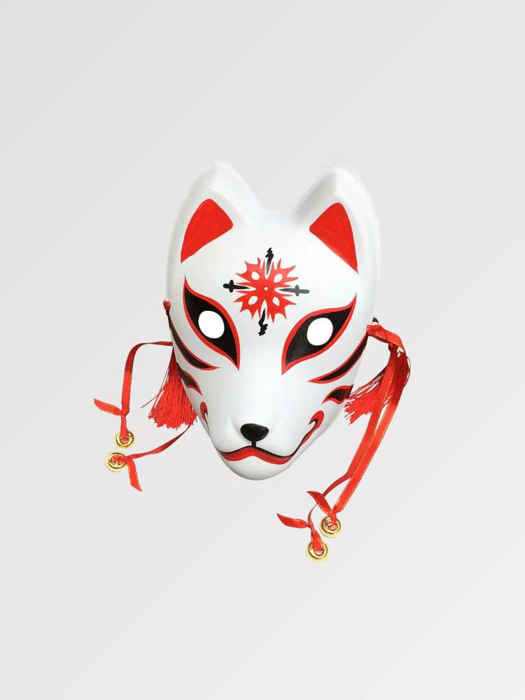 Masque kitsune à l'étoile présenté de face sur fond gris uni — renard blanc orné d'une étoile rouge au front, traits fins et cordons rouges