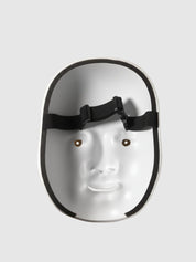 Masque nō Ko-omote au visage idéalisé de jeune femme en résine peinte main blanc et rouge — vue de profil ou trois-quarts — J