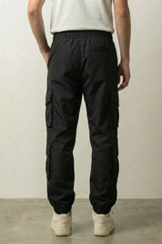 Détail du pantalon cargo japonais Kyoto Narita avec rabats à anneaux métalliques Japanstreet