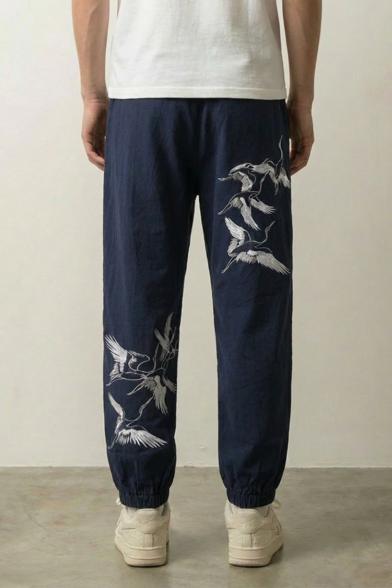 Pantalon casual japonais Aoi marine avec broderies de grues stylisées Japanstreet