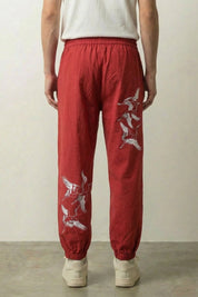Pantalon ample japonais Aoi rouge profond à motifs de grues brodées Japanstreet