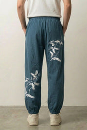 Pantalon japonais Aoi gris bleuté à vol de grues blanches brodées sur la jambe Japanstreet
