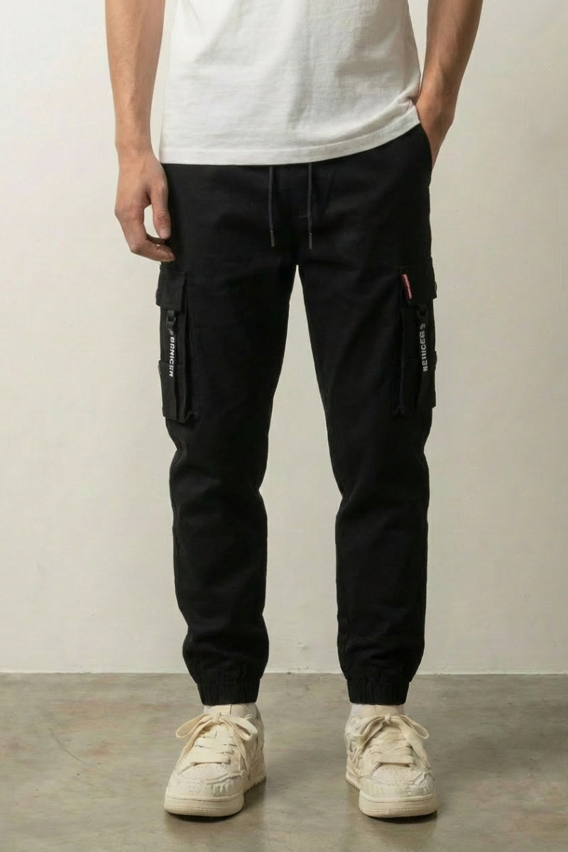 Pantalon streetwear japonais Techwear noir cargo à coupe tapered et zips décoratifs Japanstreet
