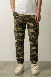 Pantalon streetwear militaire Sacramento camouflage kaki à poches cargo et chevilles élastiquées Japanstreet