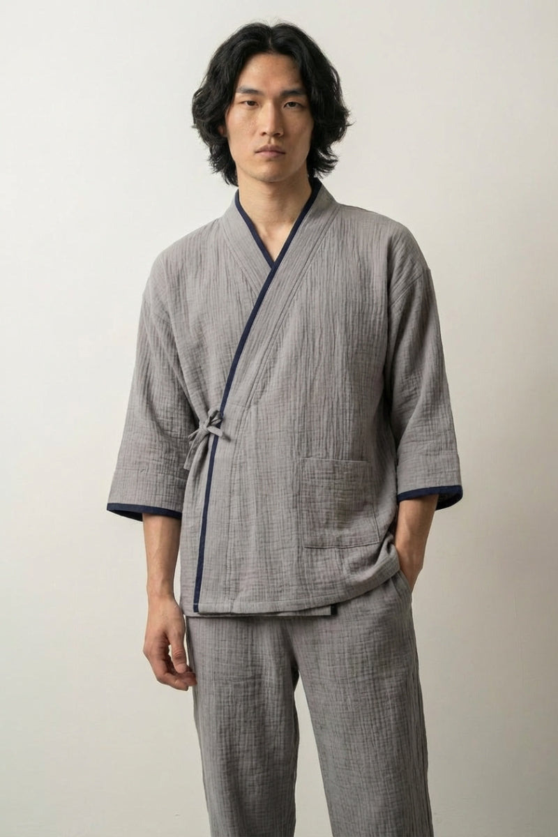Pyjama jinbei gris Haikon gaze coton cendre liseré bleu marine kon croisé devant manches trois-quarts pantalon cheville style streetwear japonais Japanstreet
