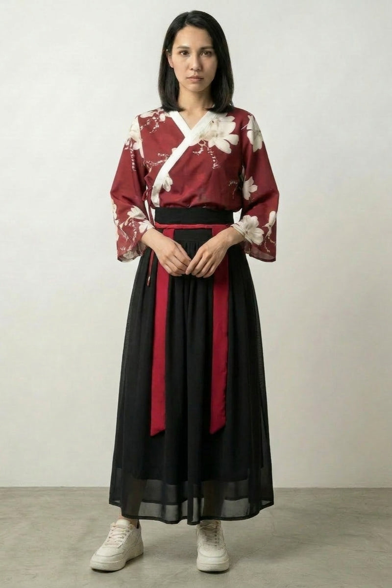 Robe japonaise femme hanfu, haut floral bordeaux croisé et longue jupe noire ceinturée de rouge - Japanstreet