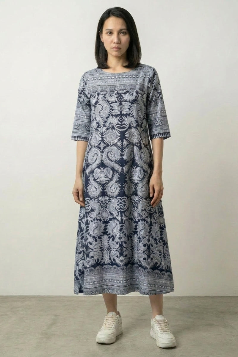Robe à motif japonais Agomori, imprimé bleu et blanc graphique all-over, coupe droite midi - Japanstreet